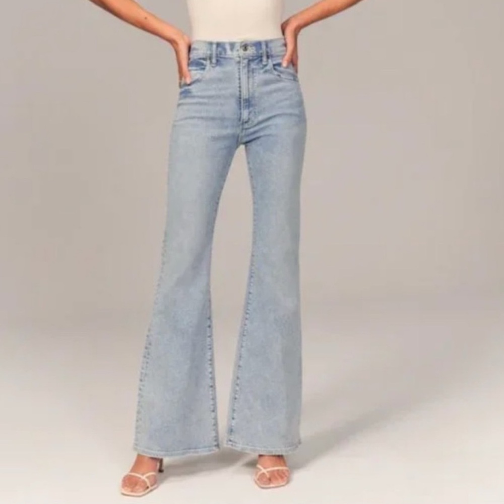 Abercrombie & Fitch The Flare Ultra High Rise Jeans